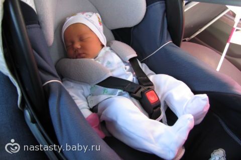 Как правильно сажать ребенка в автолюльку в 1 месяц 41
